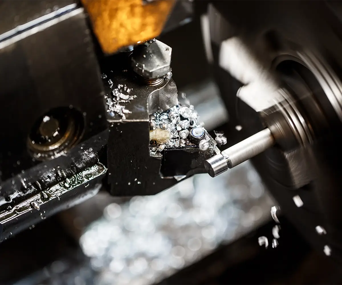 CNC-Fräsbearbeitung eines Maschinenbauteils