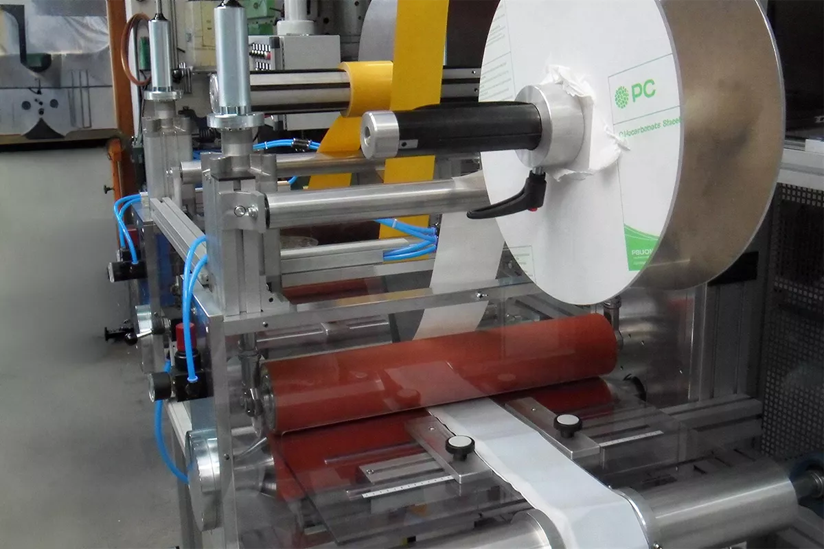 LAM-500-2-7 – Doppelkaschieranlage · Arbeitsbreite 500 mm