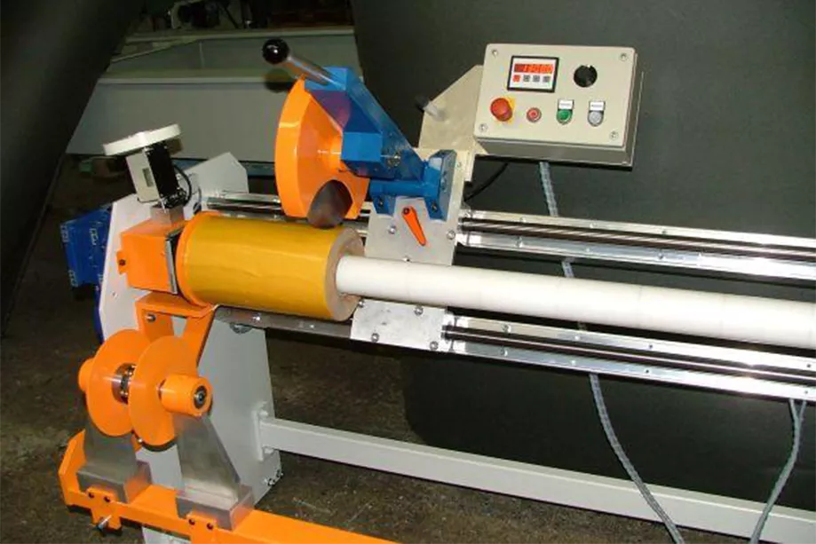 RAS-225-UR – Rollenabstechmaschine · Arbeitsbreite 2.250 mm