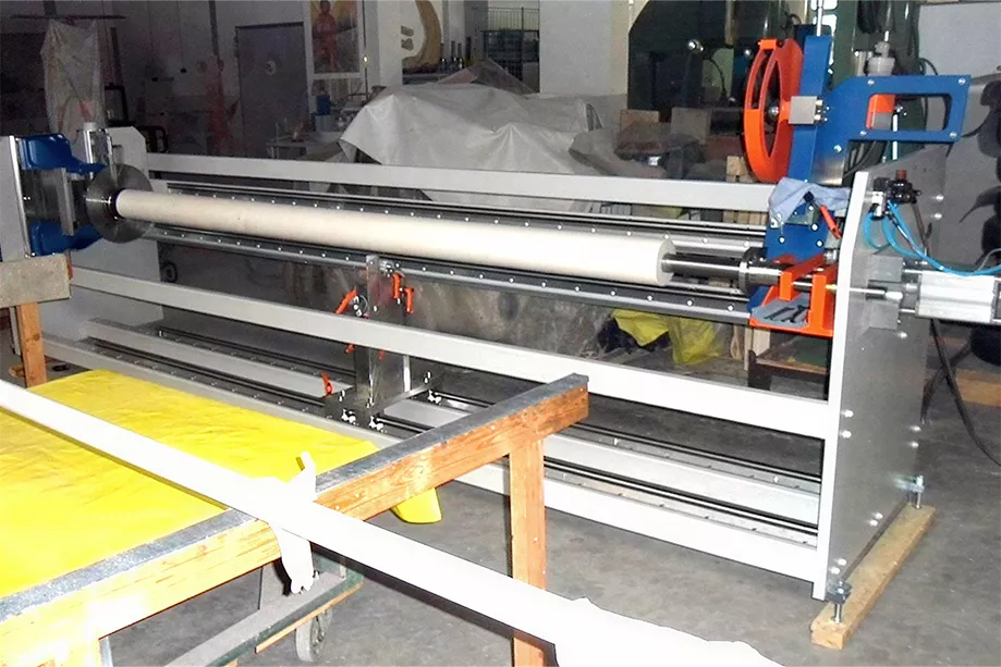 RAS-3.200-sp – Rollenabstechmaschine · Arbeitsbreite 3.200 mm