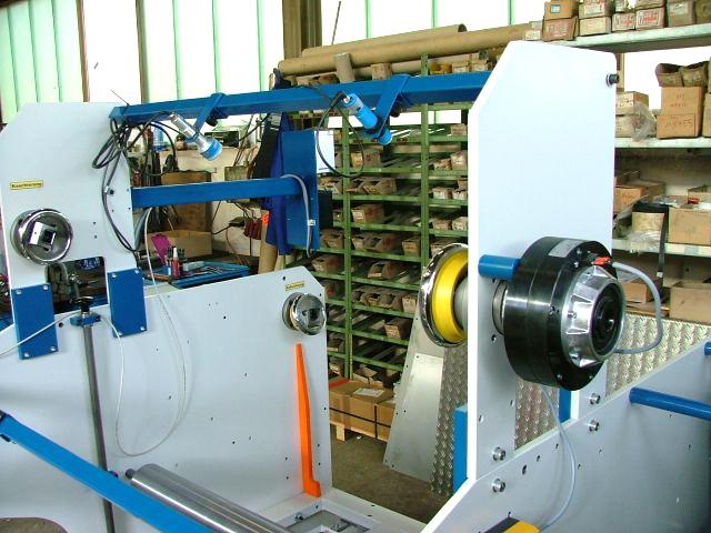 Bild AR-K-1100 Aufroller mit Kaschierfunktion